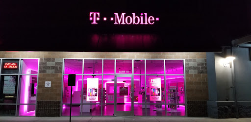 Cell Phone Store «T-Mobile», reviews and photos, 14650 N Kelsey St Suite 111, Monroe, WA 98272, USA