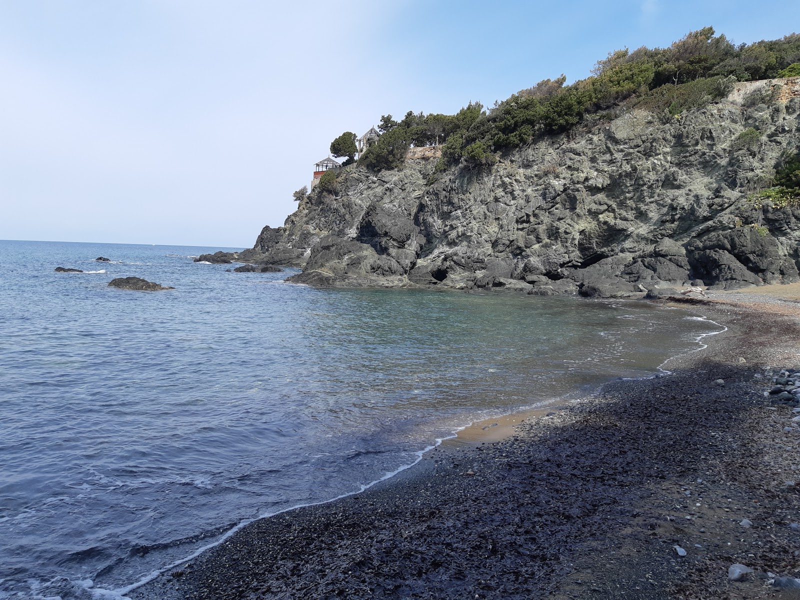 Φωτογραφία του Spiaggia Le Forbici II με μπλέ νερό επιφάνεια