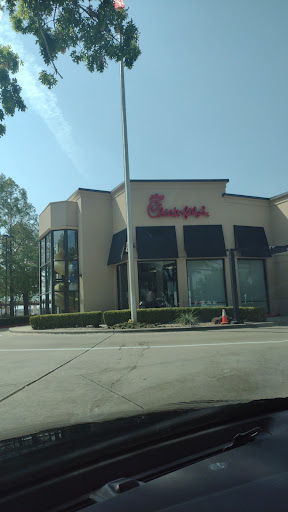 Fast Food Restaurant «Chick-fil-A», reviews and photos, 2255 E Grapevine Mills Cir, Grapevine, TX 76051, USA