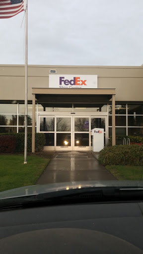 Shipping and Mailing Service «FedEx Ship Center», reviews and photos, 700 International Way, Springfield, OR 97477, USA