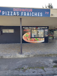 Photos du propriétaire du Pizzas à emporter PIZZA SQUADRA, snacking de 11h à 14h, distributeur de pizzas sur place 24/24 à Marseille - n°1