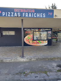 Pizza du Pizzas à emporter PIZZA SQUADRA, snacking de 11h à 14h, distributeur de pizzas sur place 24/24 à Marseille - n°1