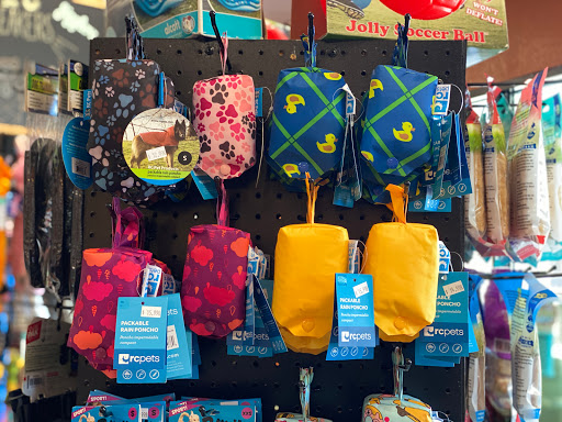 Pet Supply Store «EarthWise Pet Supply», reviews and photos, 11328 Montgomery Rd, Cincinnati, OH 45249, USA