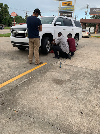 Tire Shop «Allied Discount Tire & Brake», reviews and photos, 2020 Staring Ln, Baton Rouge, LA 70810, USA