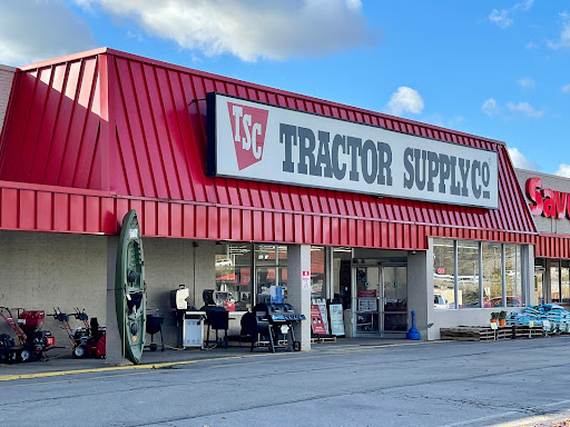 Home Improvement Store «Tractor Supply Co.», reviews and photos, 240 Cross Roads Plz, Mt Pleasant, PA 15666, USA