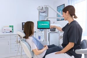 RealDent Müasir Stomatoloji Klinika (Modern Dental Clinic) image