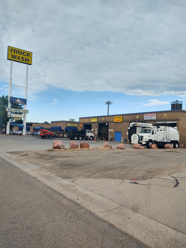 Del Camino Service Plaza and Truck Wash en Longmont