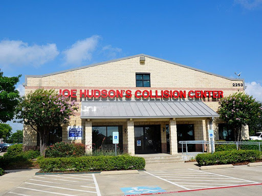 Auto Body Shop «Joe Hudson Collision Center», reviews and photos, 2253 Old Denton Rd, Carrollton, TX 75006, USA