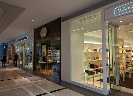 Shopping Mall «Quaker Bridge Mall», reviews and photos, 3320 Brunswick Pike, Lawrenceville, NJ 08648, USA