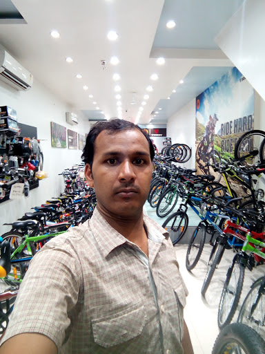 Bicycle Store «The Spinning Spoke Cycle Hub», reviews and photos, 221 N Seminary St, Florence, AL 35630, USA