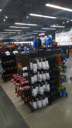 Sporting Goods Store «Nike Factory Store», reviews and photos, 15609 FL-535, Orlando, FL 32821, USA