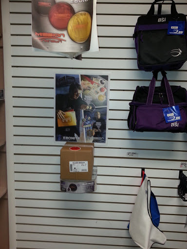 Bowling Alley «30 Strikes Bowling Center», reviews and photos, 501 S White Horse Pike, Stratford, NJ 08084, USA