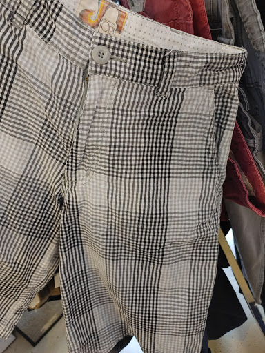 Thrift Store «St. Paws Thrift Store», reviews and photos, 304 12th St, West Columbia, SC 29169, USA