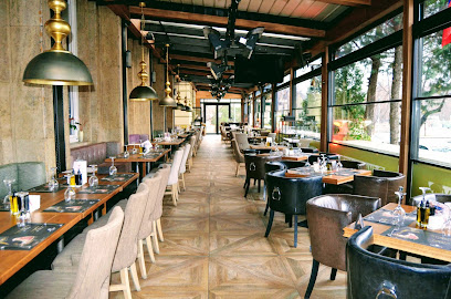 Restaurant Grand Victoria - ul. Kapitan Raycho Nikolov 2, 4000 Tsentar, Plovdiv, Bulgaria