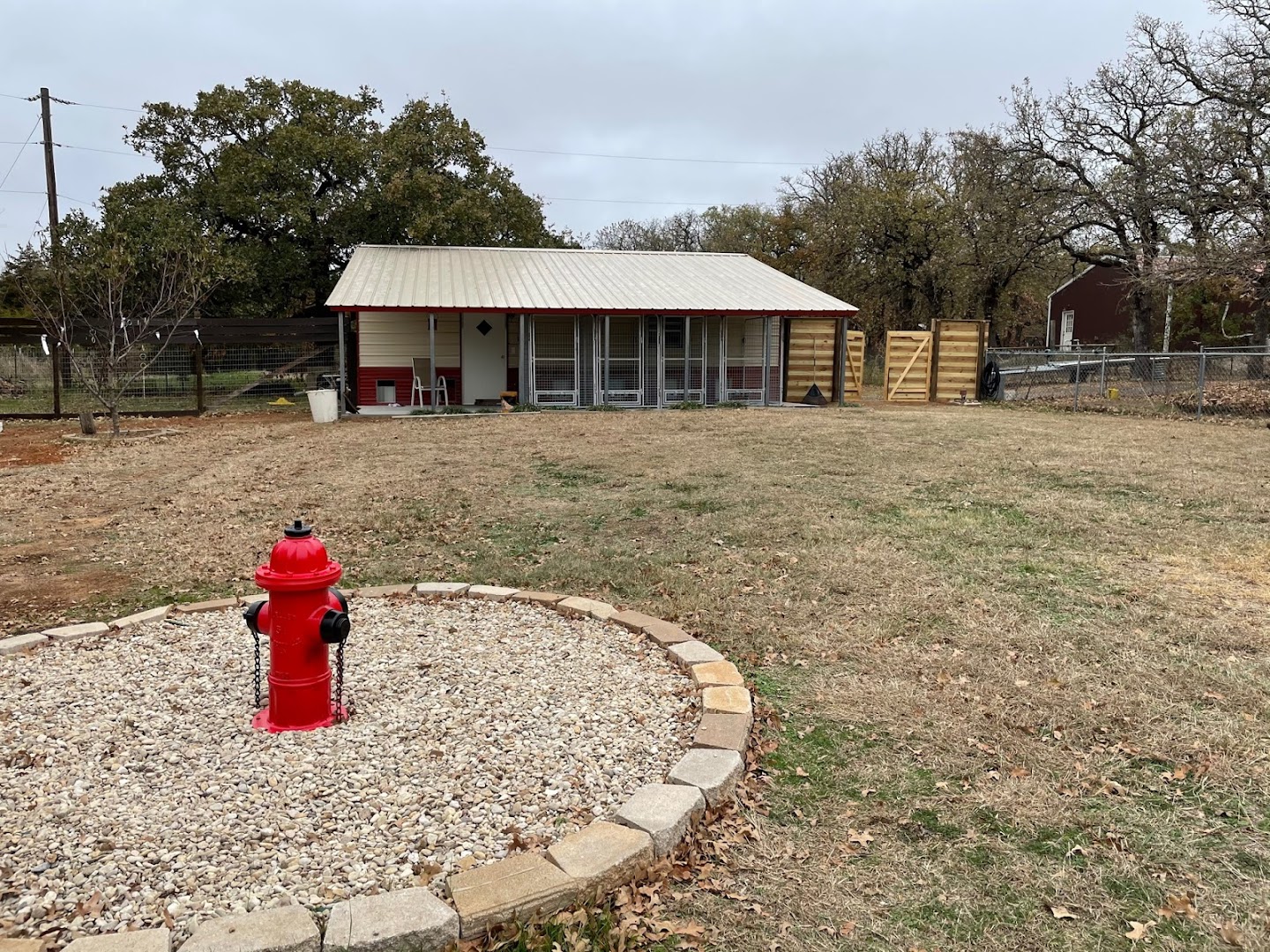 Oak Tree Kennels, Joshua, TX