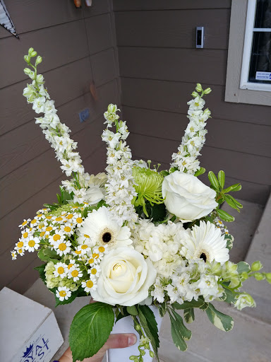 Florist «Pretty Petals Florist», reviews and photos, 6865 S Elati St, Littleton, CO 80120, USA