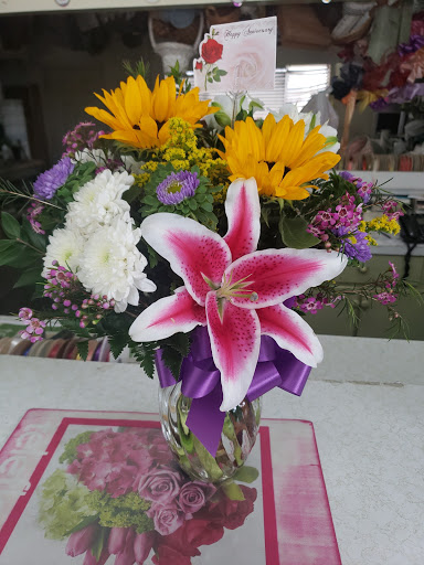 Florist «Secret Garden Florist», reviews and photos, 6076 Lincoln Ave, Cypress, CA 90630, USA