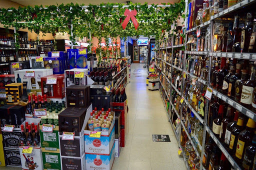 Liquor Store «Scores Liquors», reviews and photos, 6714 Shepherdsville Rd, Louisville, KY 40228, USA