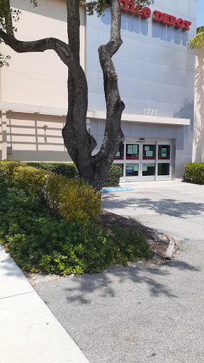 Office Supply Store «Office Depot», reviews and photos, 1771 West Ave, Miami Beach, FL 33139, USA