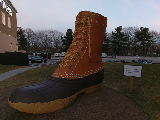 Clothing Store «L.L. Bean», reviews and photos, 200 Hillside Rd, Cranston, RI 02920, USA