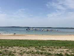 Plage de Mesnil-Saint-Pere'in fotoğrafı - rahatlamayı sevenler arasında popüler bir yer