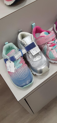 Shoe Store «Towson Bootery», reviews and photos, 810 Kenilworth Dr, Towson, MD 21204, USA