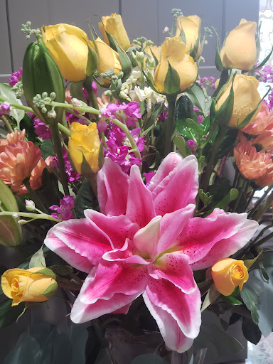 Florist «Carrolls Florist of Beverly», reviews and photos, 385 Cabot St, Beverly, MA 01915, USA