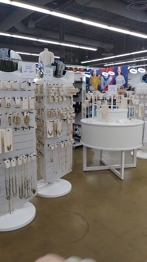 Clothing Store «Old Navy», reviews and photos, 220 IL-59, Naperville, IL 60540, USA