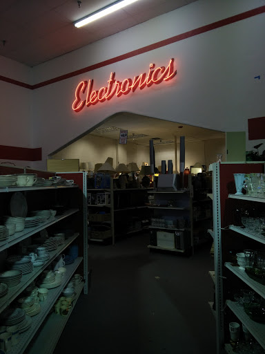 Thrift Store «The Salvation Army Family Store & Donation Center», reviews and photos, 823 E Auburn Rd, Rochester Hills, MI 48307, USA