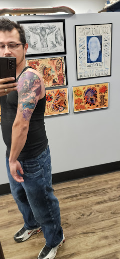 Tattoo Shop «Righteous Tattoo Studio», reviews and photos, 609 E Front St, Bonner Springs, KS 66012, USA