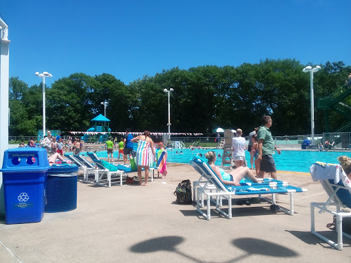 Park «Highland Park Aquatic Center», reviews and photos, 1840 Edgcumbe Rd, St Paul, MN 55116, USA