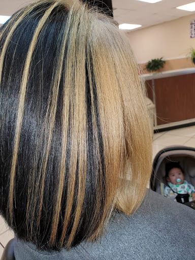 Beauty Salon «Estrellita Beauty Salon», reviews and photos, 1016 N Dallas Ave, Lancaster, TX 75146, USA