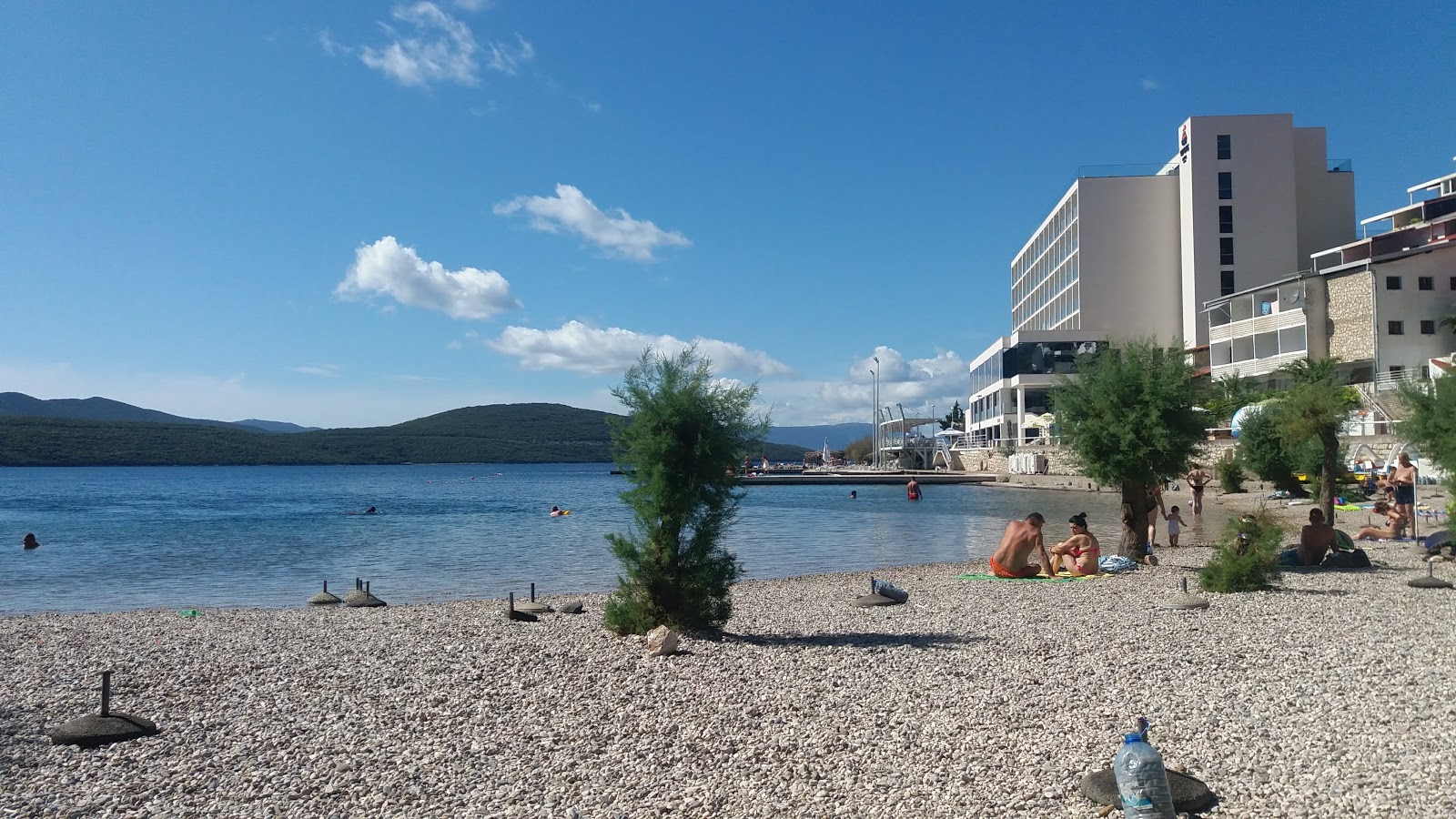 Φωτογραφία του Neum Beach - συνιστάται για οικογένειες που ταξιδεύουν με παιδιά