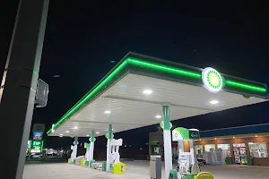 MiniMart41 BP Gas Station / Hunt Brothers Pizza image