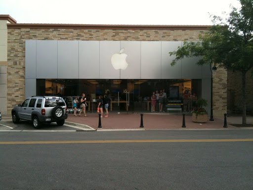 Computer Store «Apple Main Place», reviews and photos, 120 W Jefferson Ave, Naperville, IL 60540, USA