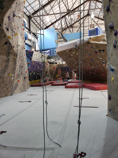 Rock Climbing Gym «MetroRock Climbing Center», reviews and photos, 69 Norman St #9, Everett, MA 02149, USA