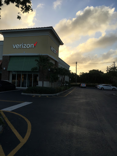 Cell Phone Store «Verizon», reviews and photos, 2105 S University Dr, Davie, FL 33324, USA
