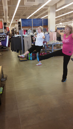 Clothing Store «Old Navy», reviews and photos, 253 Hartford Ave, Bellingham, MA 02019, USA