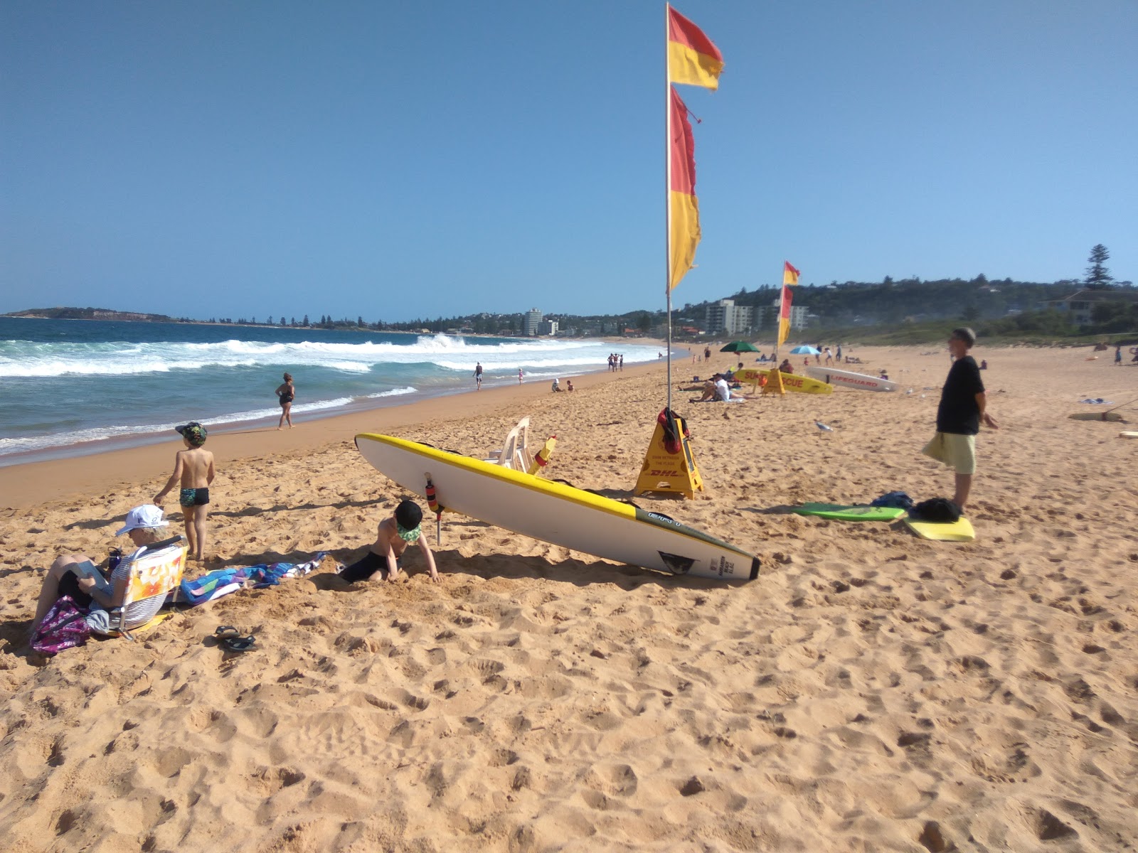Foto de Narrabeen Beach - lugar popular entre los conocedores del relax