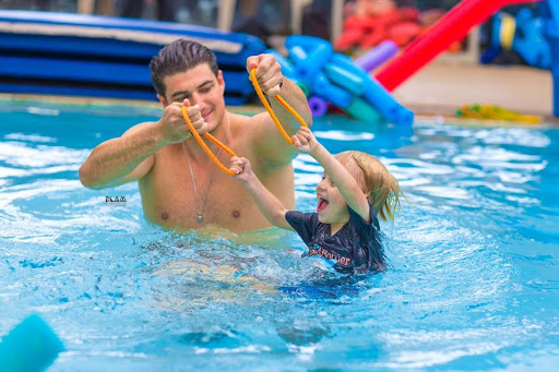 דרך המים של סטלה -מרכז שחייה וטיפולים לכל הגילאים