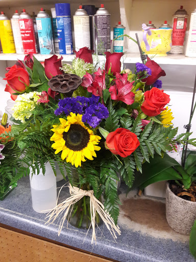 Florist «Fort Myers Flower House», reviews and photos, 3441 Fowler St, Fort Myers, FL 33901, USA