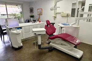 Dr Larmy Annick Dentiste Marseille 13008 image