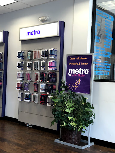 Cell Phone Store «MetroPCS Authorized Dealer», reviews and photos, 2812 N University Dr Unit 2, Sunrise, FL 33322, USA
