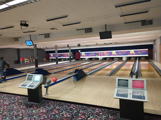 Bowling Alley «Bay Lanes Bowling», reviews and photos, 27229 Wolf Rd, Bay Village, OH 44140, USA