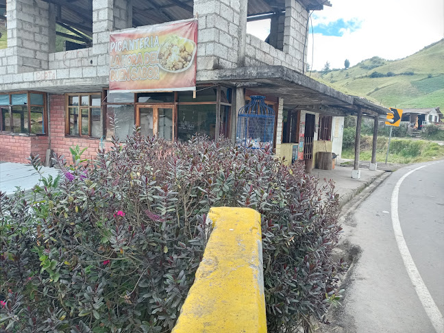GXQ5+Q5Q, Guaranda, Ecuador