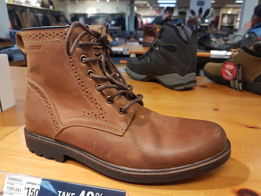 Shopping Mall «Johnson Creek Premium Outlets», reviews and photos, 575 Linmar Ln, Johnson Creek, WI 53038, USA