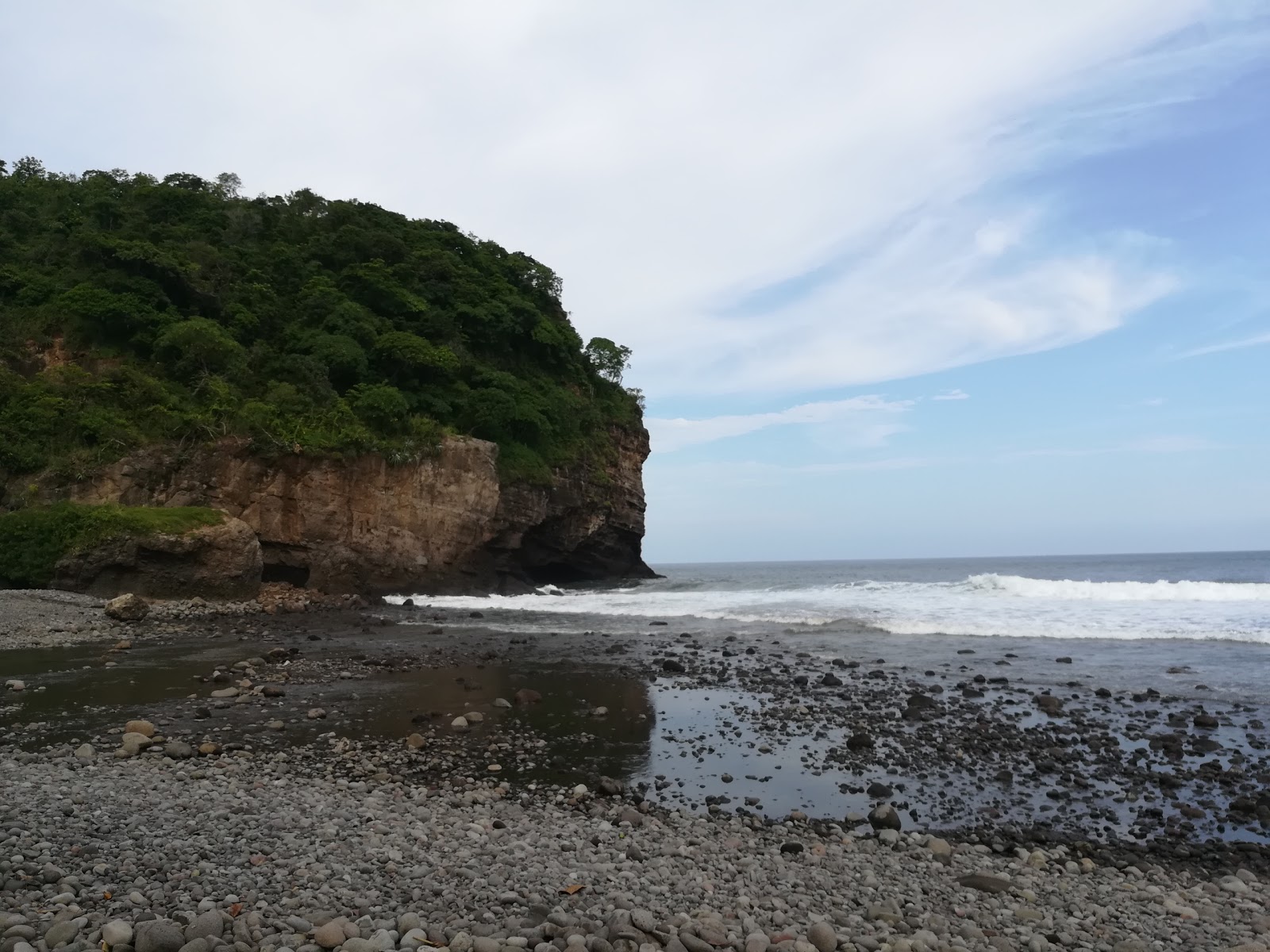 Photo of La Perla beach with very clean level of cleanliness