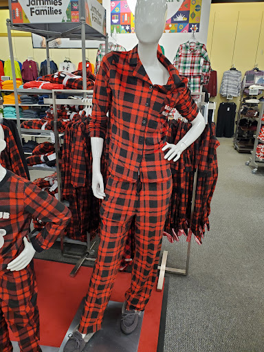 Shopping Mall «Gateway Shopping Center», reviews and photos, 9924 NE Halsey St, Portland, OR 97220, USA