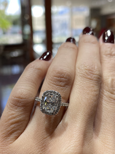 Jewelry Store «Jean Pierre Jewelers», reviews and photos, 21400 Ventura Blvd, Woodland Hills, CA 91364, USA