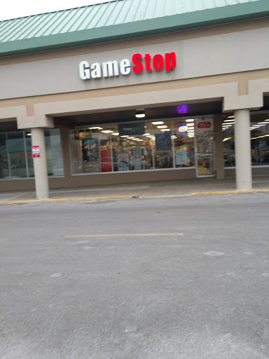 Video Game Store «GameStop», reviews and photos, 3754 Rocky River Dr STE 27, Cleveland, OH 44111, USA